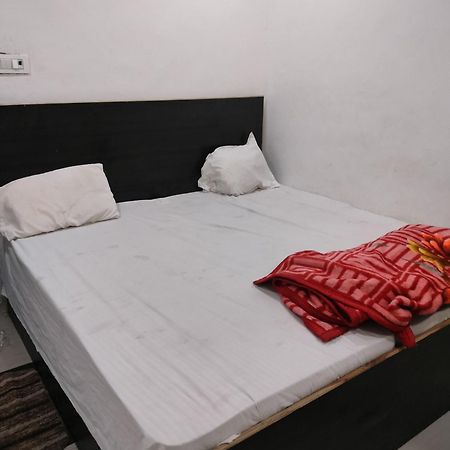 R G Sewa Sadan Hotel Mathura Kültér fotó
