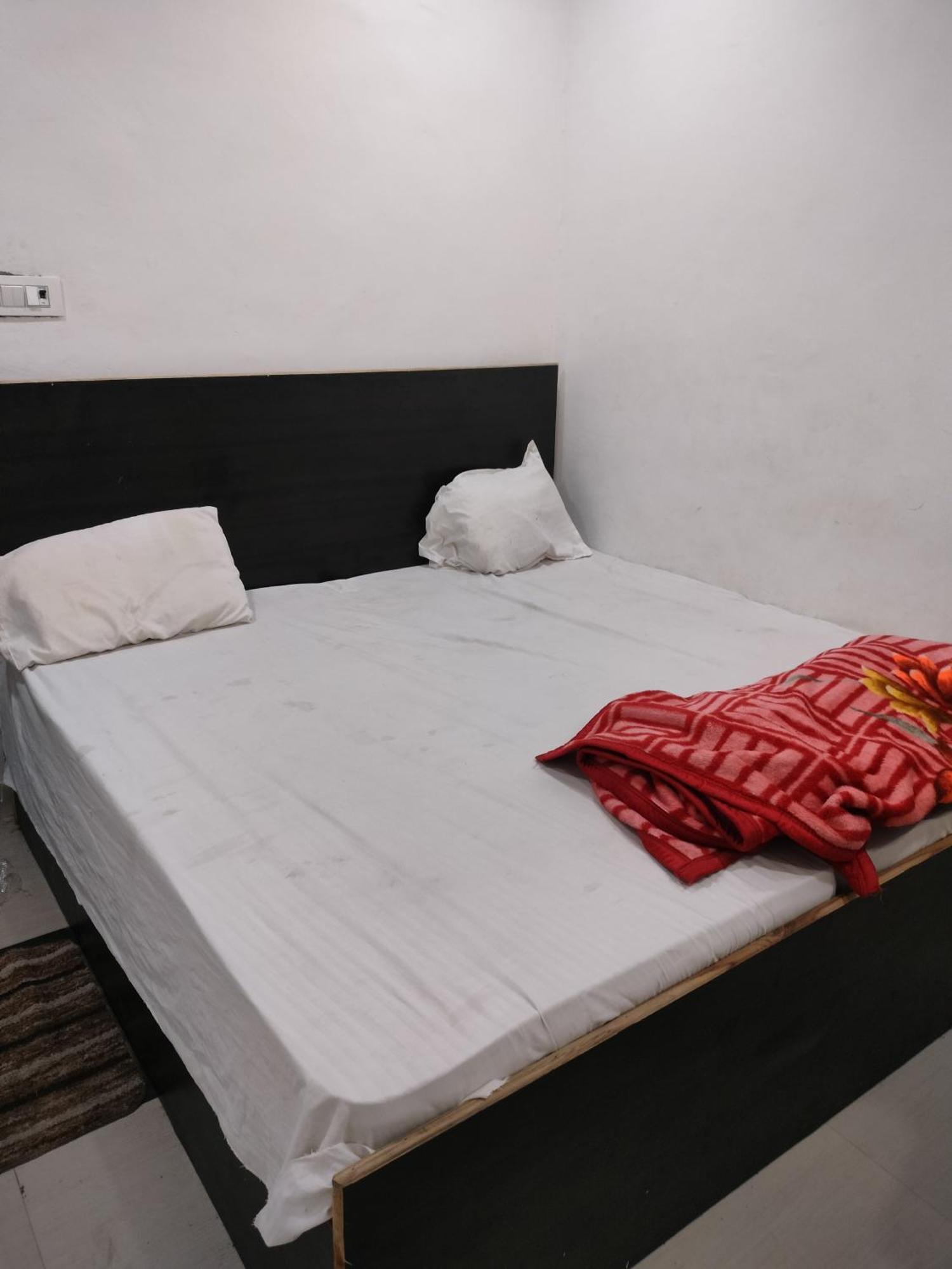 R G Sewa Sadan Hotel Mathura Kültér fotó