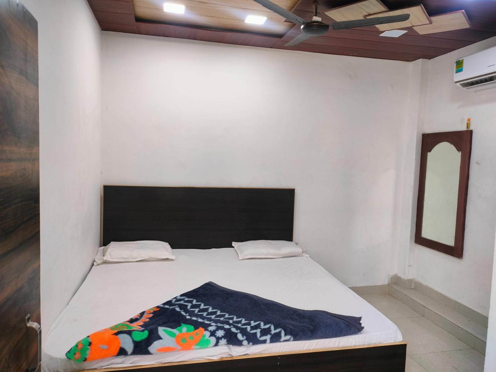R G Sewa Sadan Hotel Mathura Kültér fotó